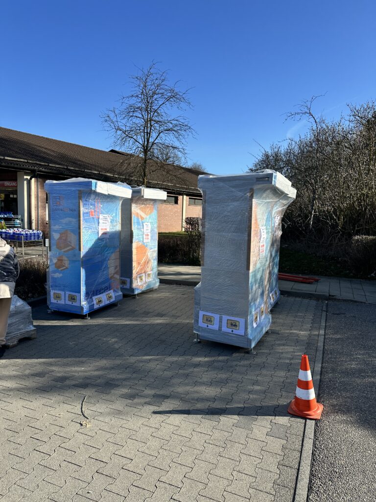 400 Parcel24box 2 768x1024